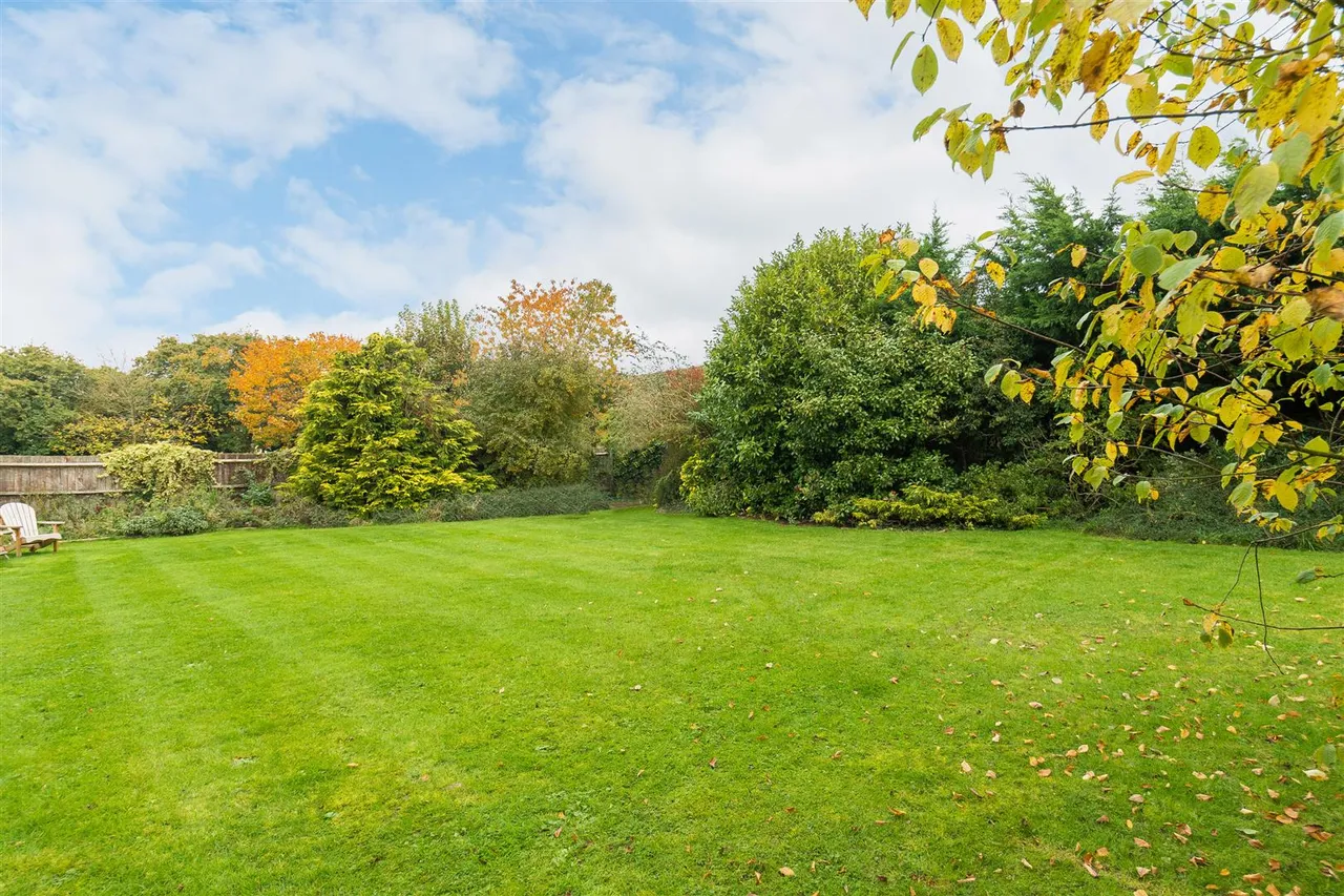 The Woodlands, Chesterton, photo 10