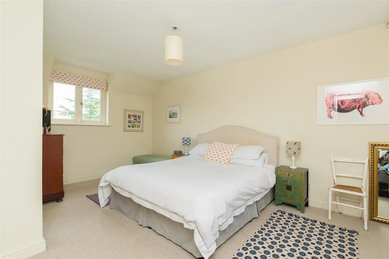 The Woodlands, Chesterton, photo 9