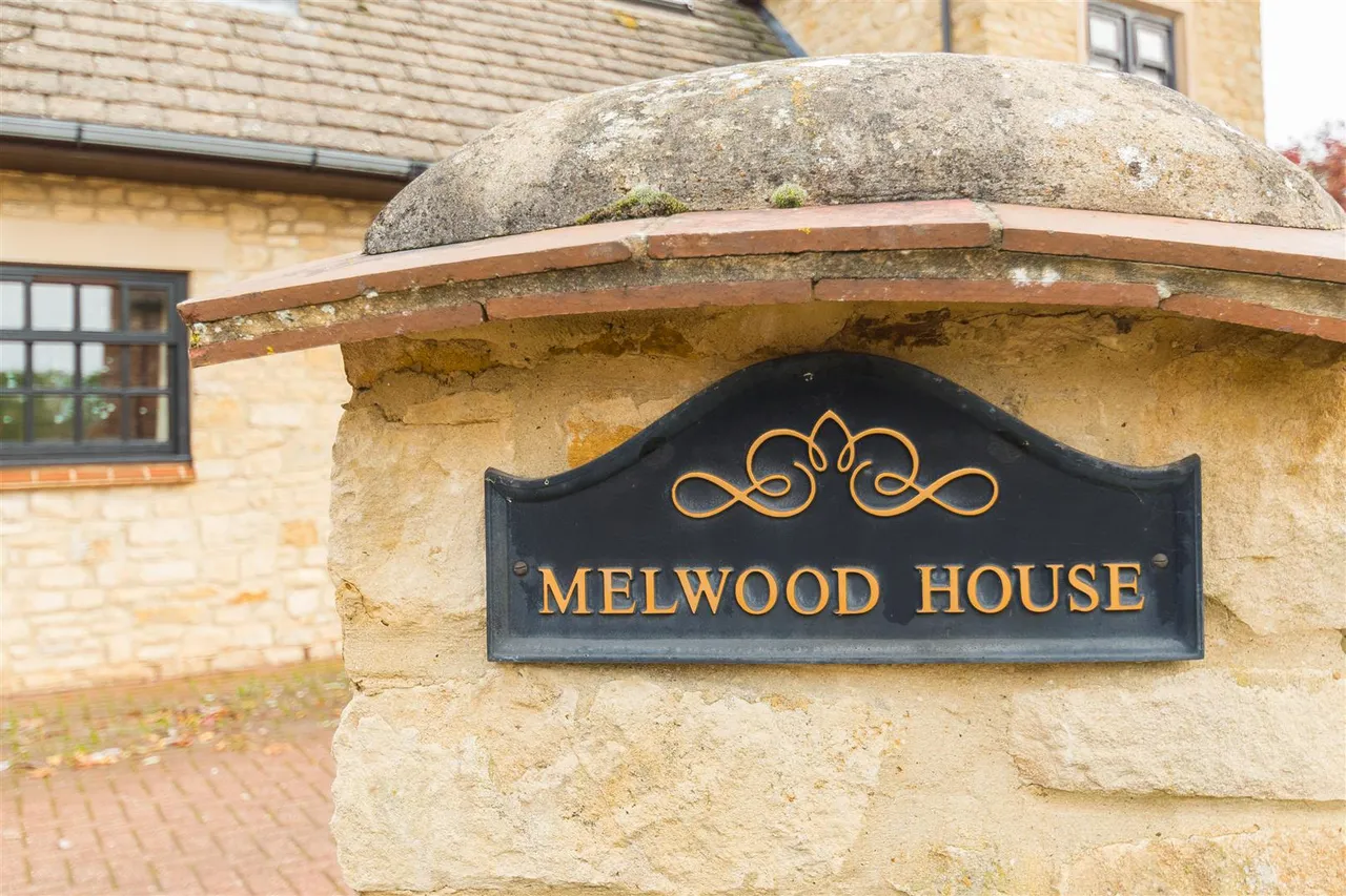 The Woodlands, Chesterton, photo 18