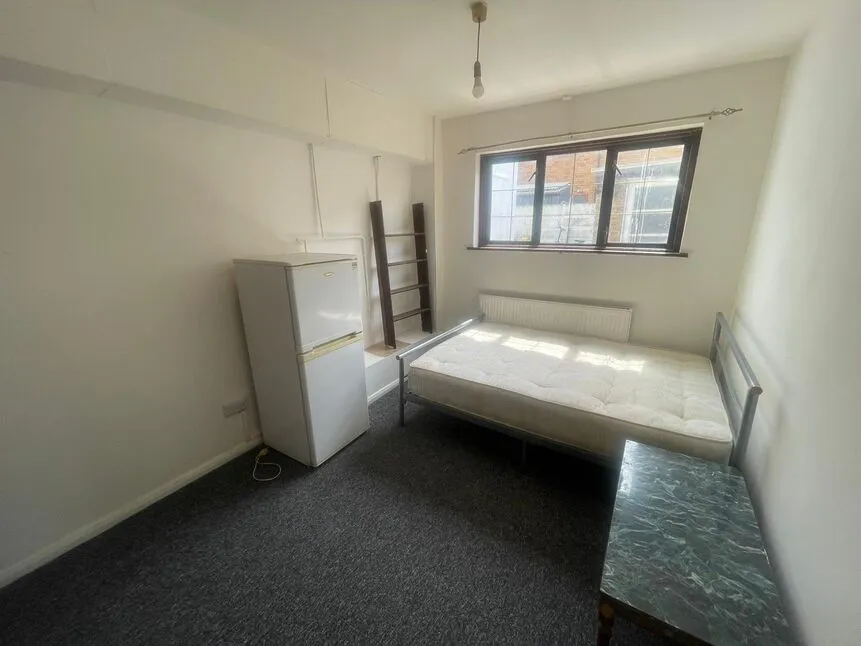 Chesterton Road, London, E13, photo 2