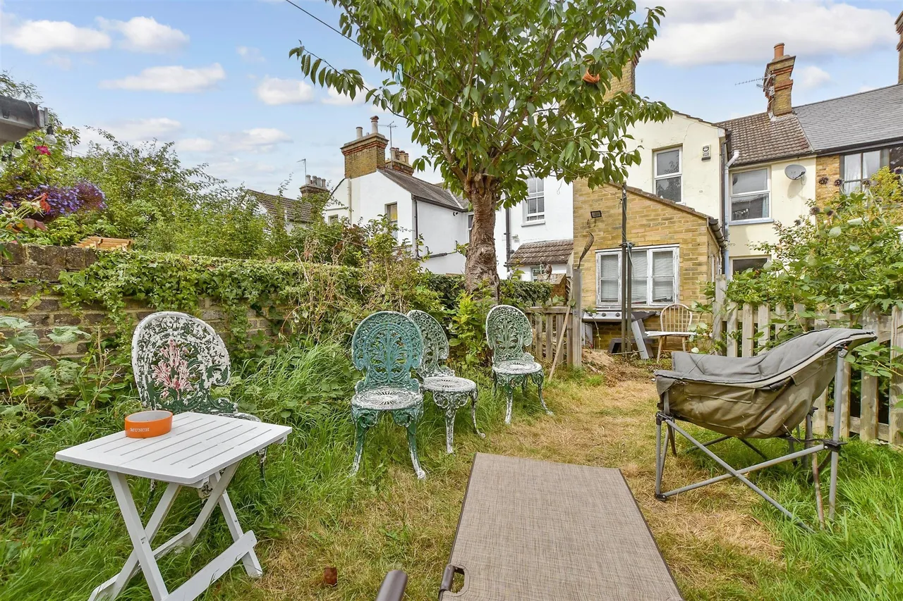 Queens Road, Faversham, ME13, photo 13