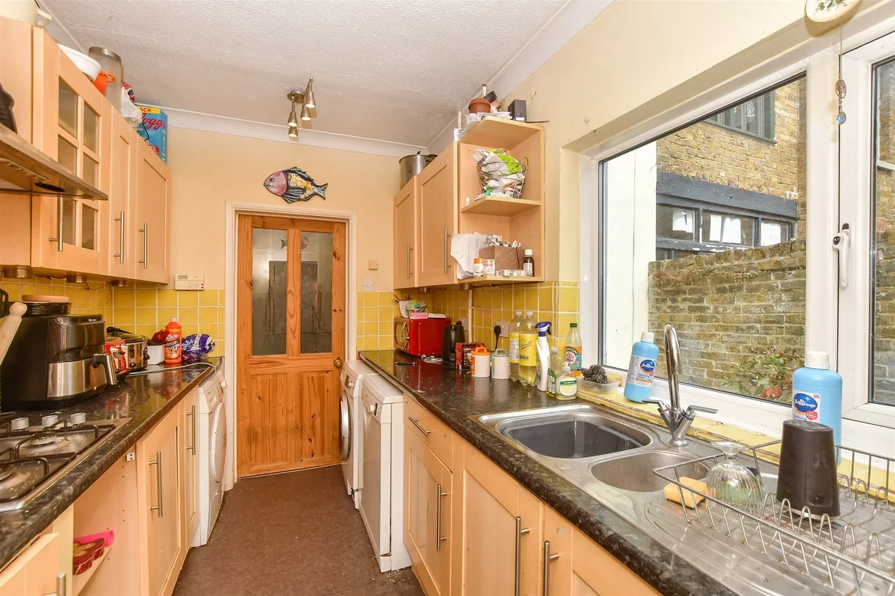 Queens Road, Faversham, ME13, photo 2