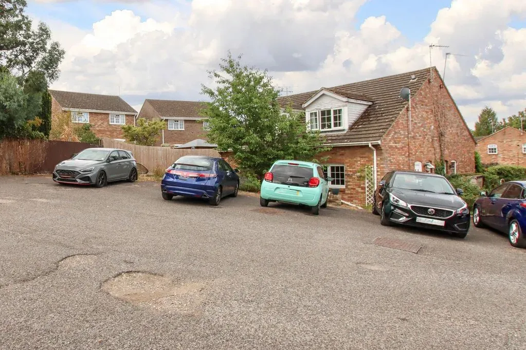 Grove Gardens, TRING, Hertfordshire, HP23 5PY, photo 7