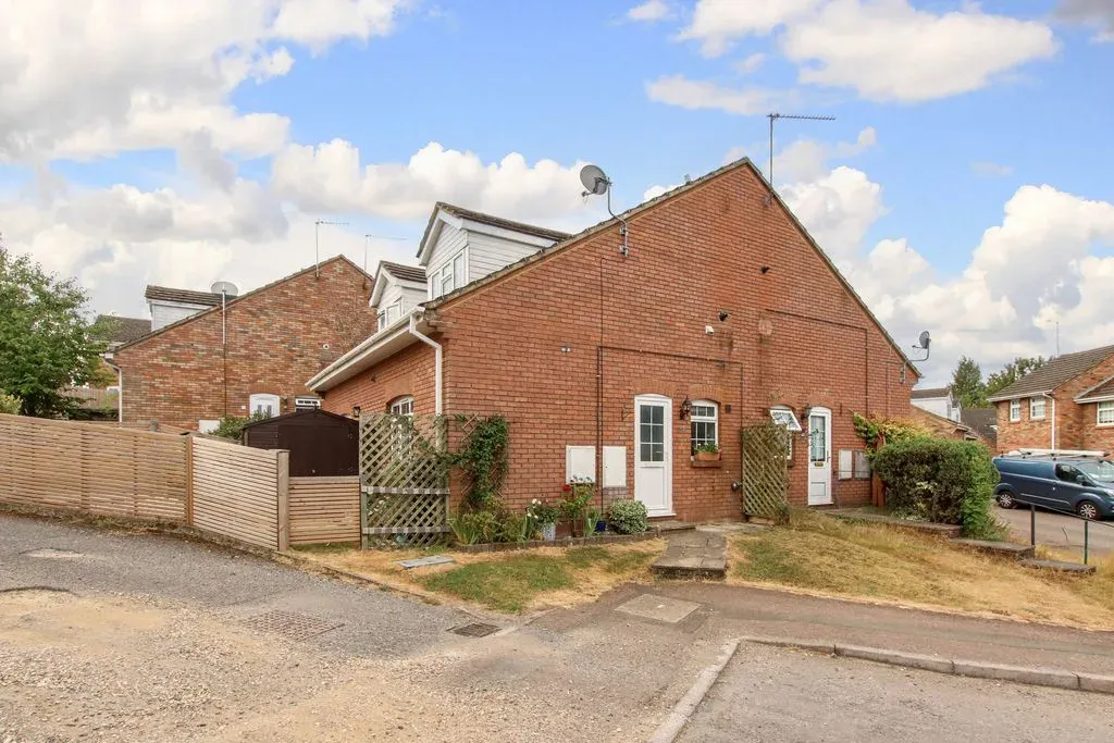 Grove Gardens, TRING, Hertfordshire, HP23 5PY, photo 8