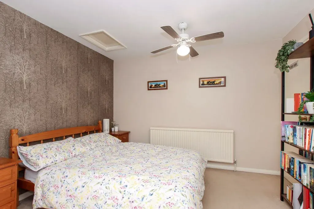 Grove Gardens, TRING, Hertfordshire, HP23 5PY, photo 13