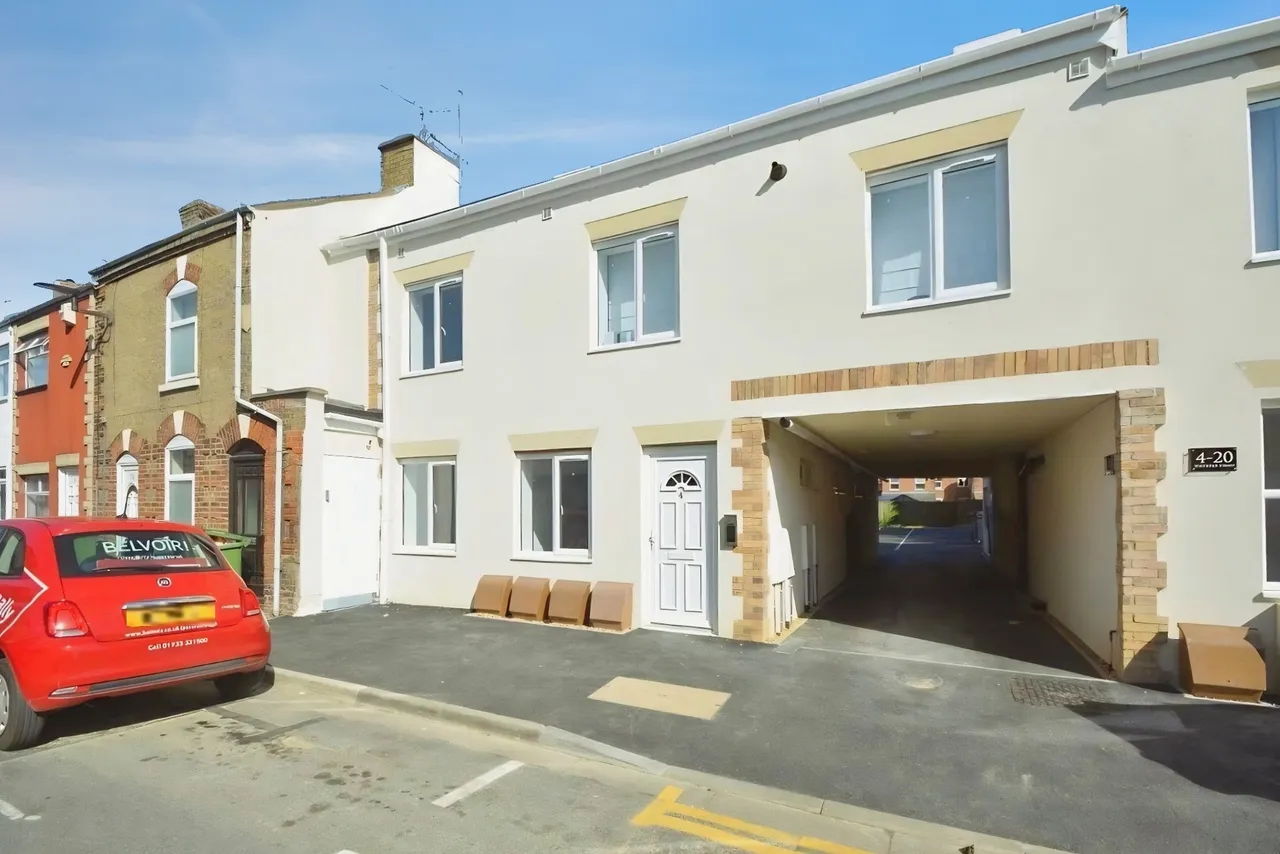 1 bed flat to rent, Whitsed Street, Eastfield, PE1