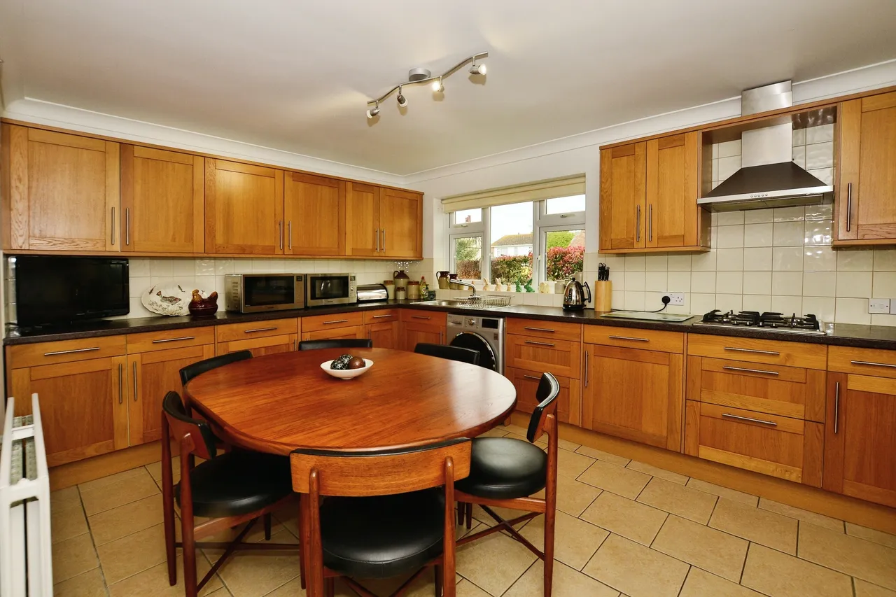 Mabledon Close, New Romney, Kent, TN28, photo 2