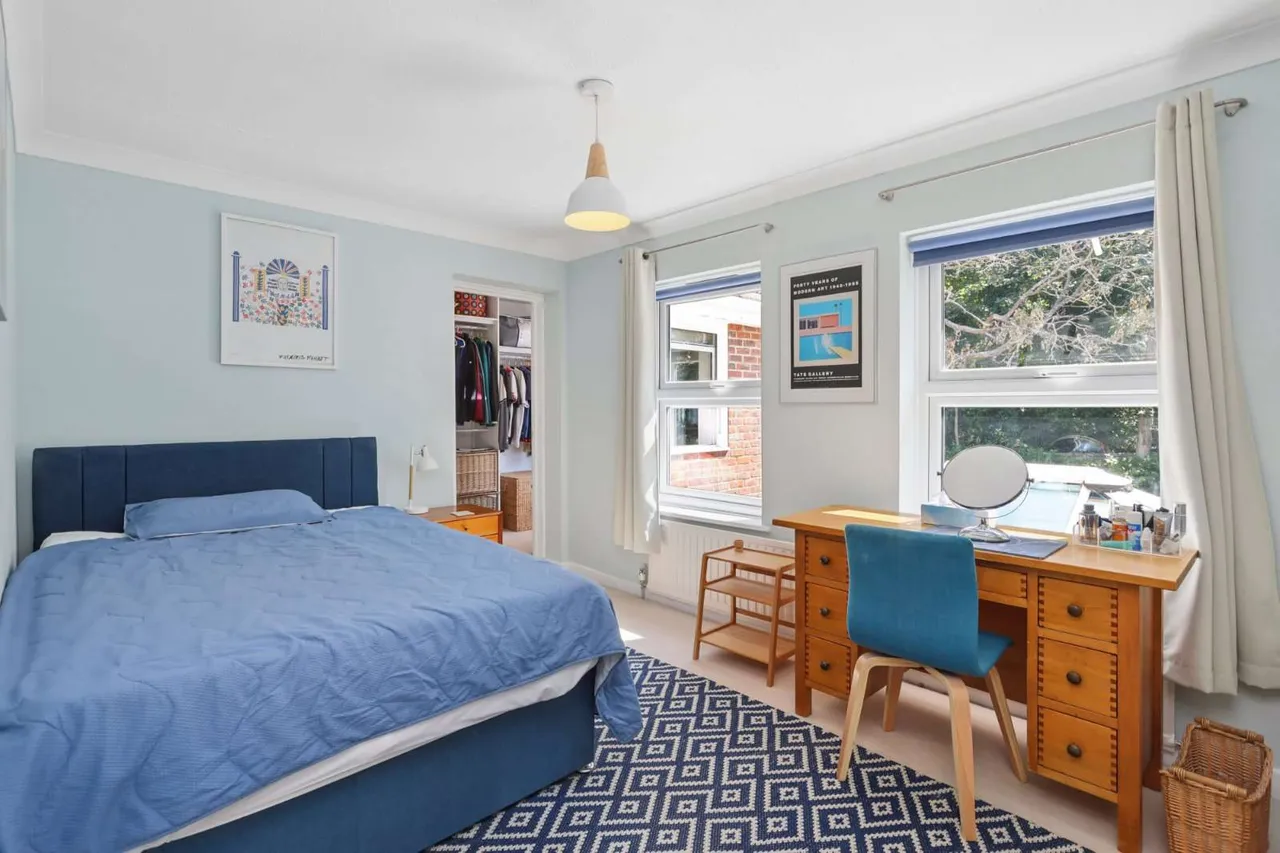 Woodend Park, Cobham, Surrey, KT11 3BX, photo 11