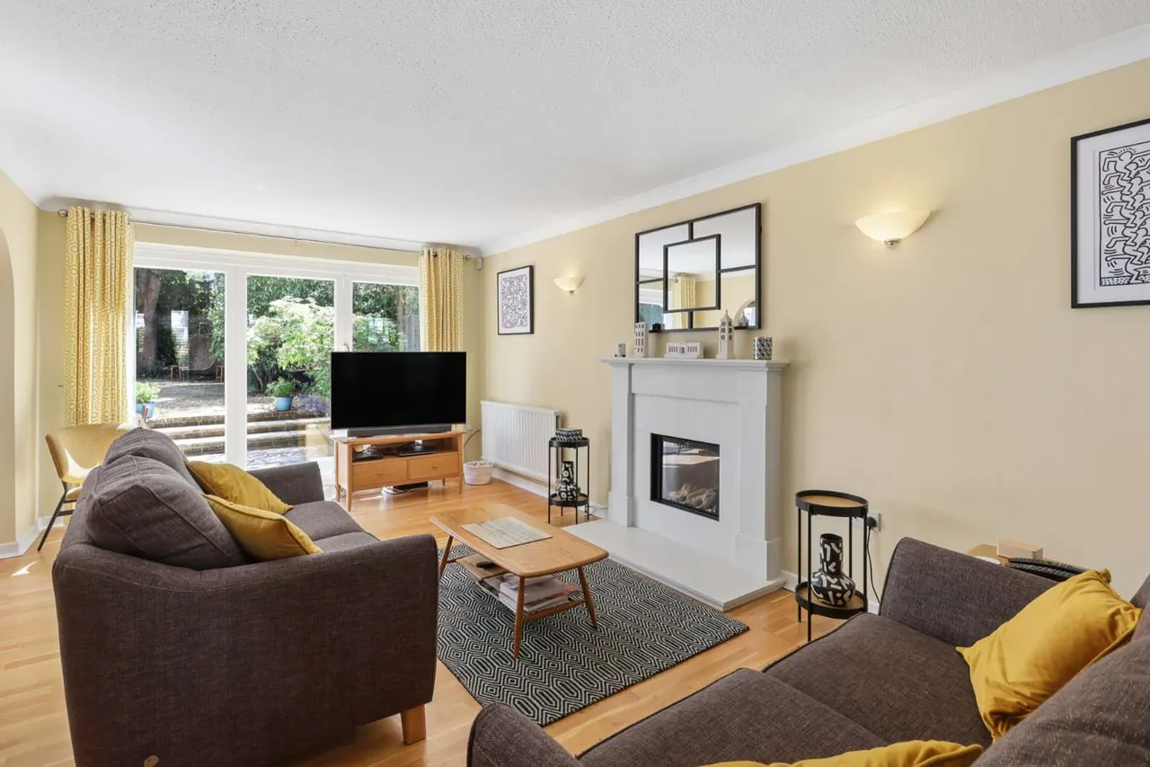 Woodend Park, Cobham, Surrey, KT11 3BX, photo 7