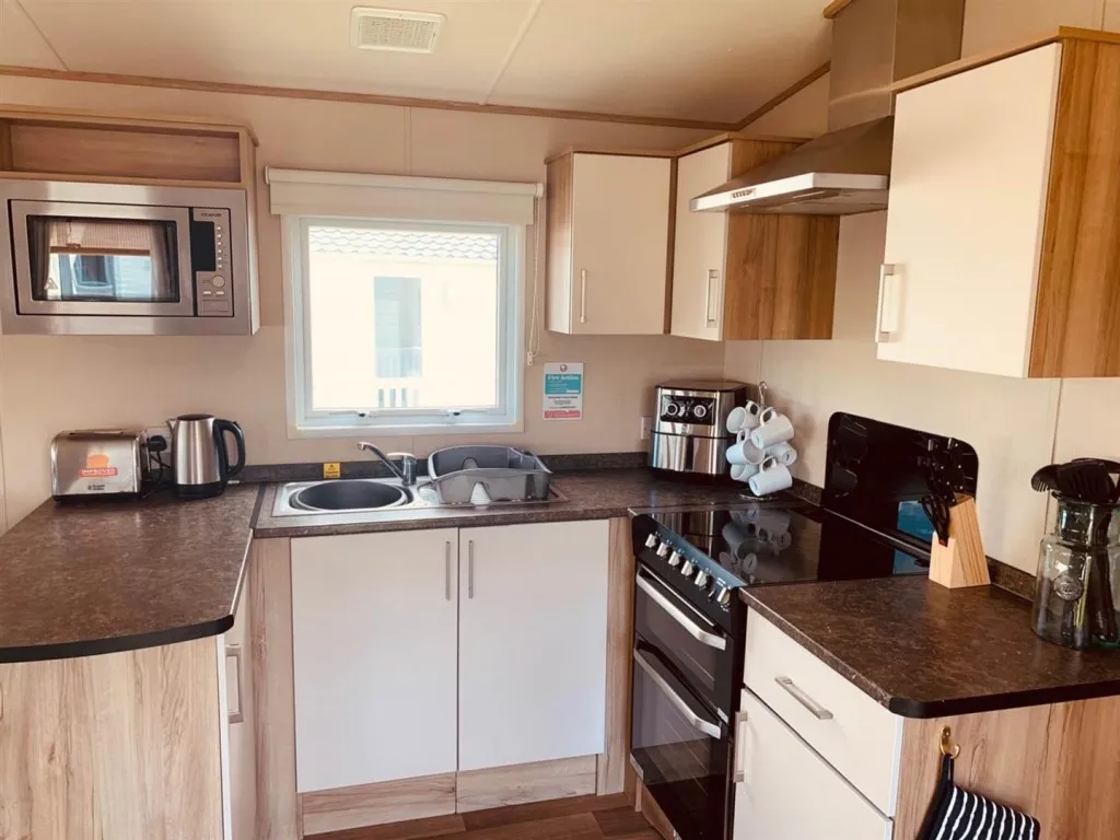 Hillway Road, Hillway, PO35, photo 8
