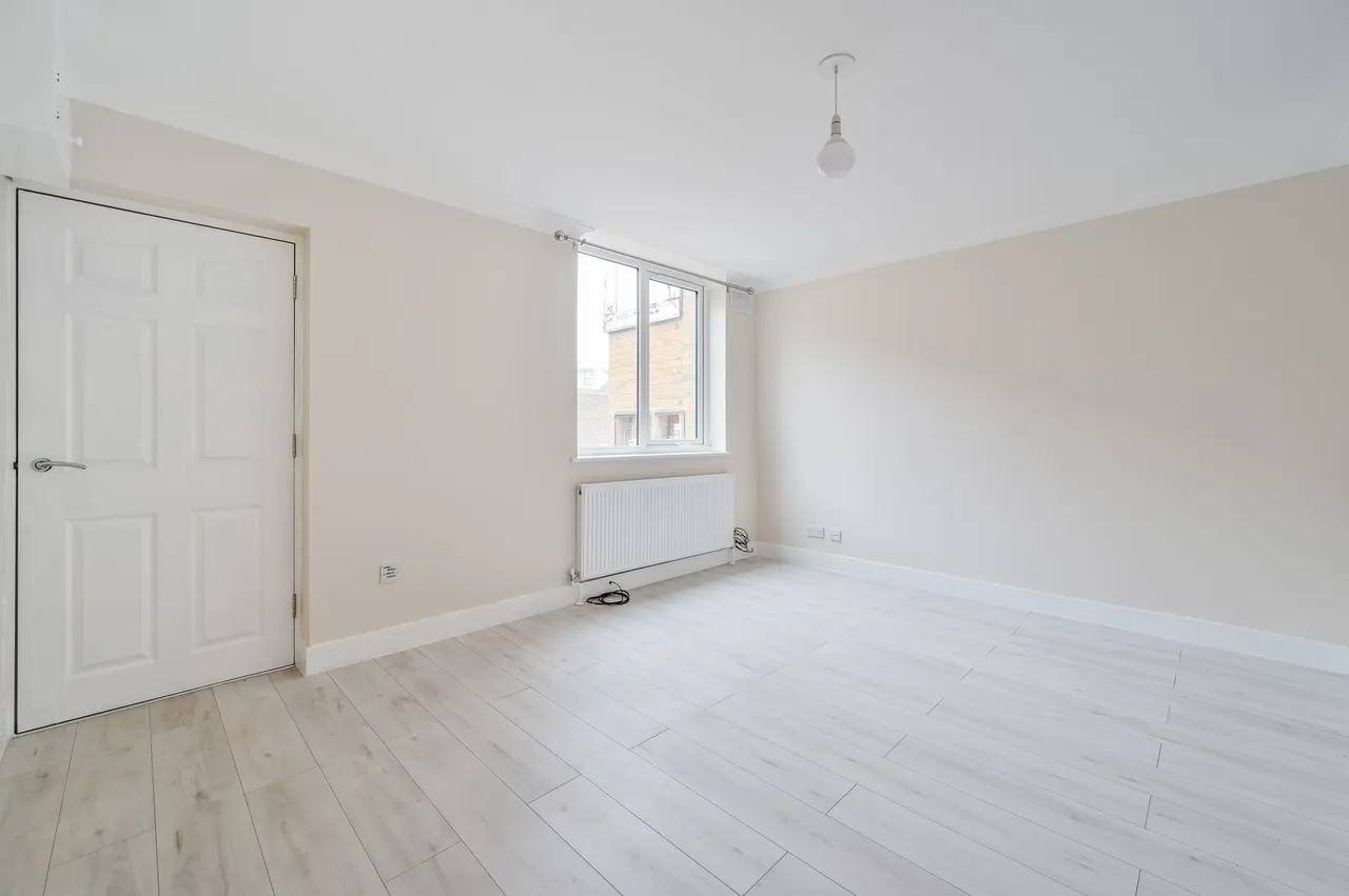1 bed flat to rent, London, SE18
