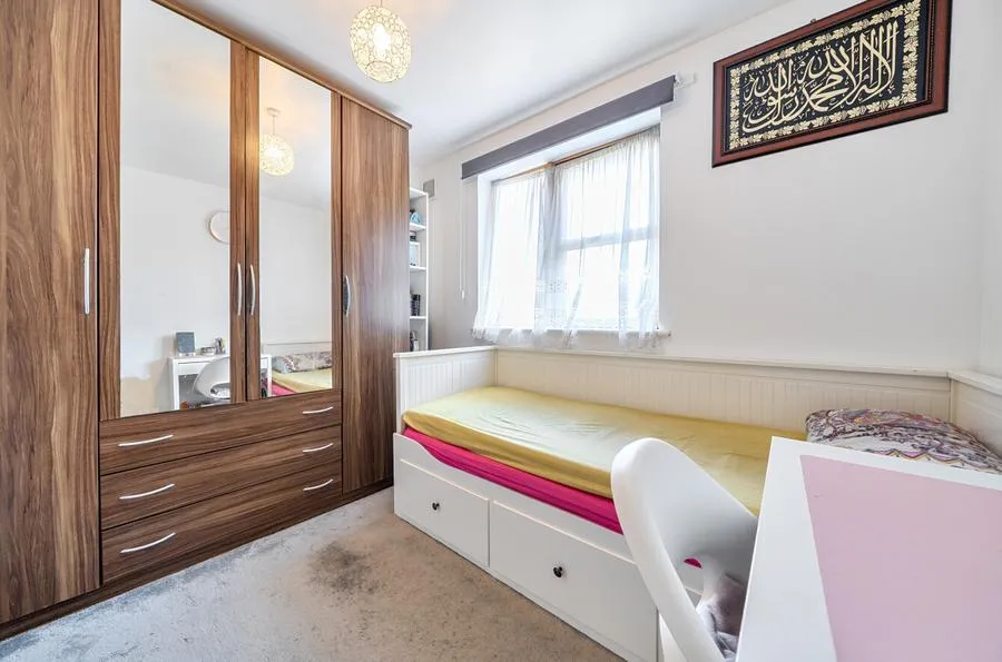 Durham Road, London, E12, photo 19