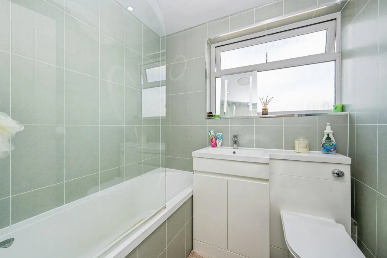 Clifton Avenue, Tamworth, B79, photo 17