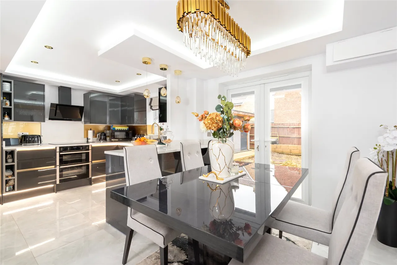 Oliver Close, Kempston, MK42, photo 3