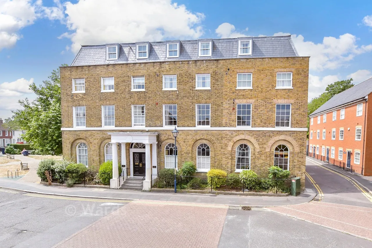 1 bed flat for sale, High Street, Hythe, CT21