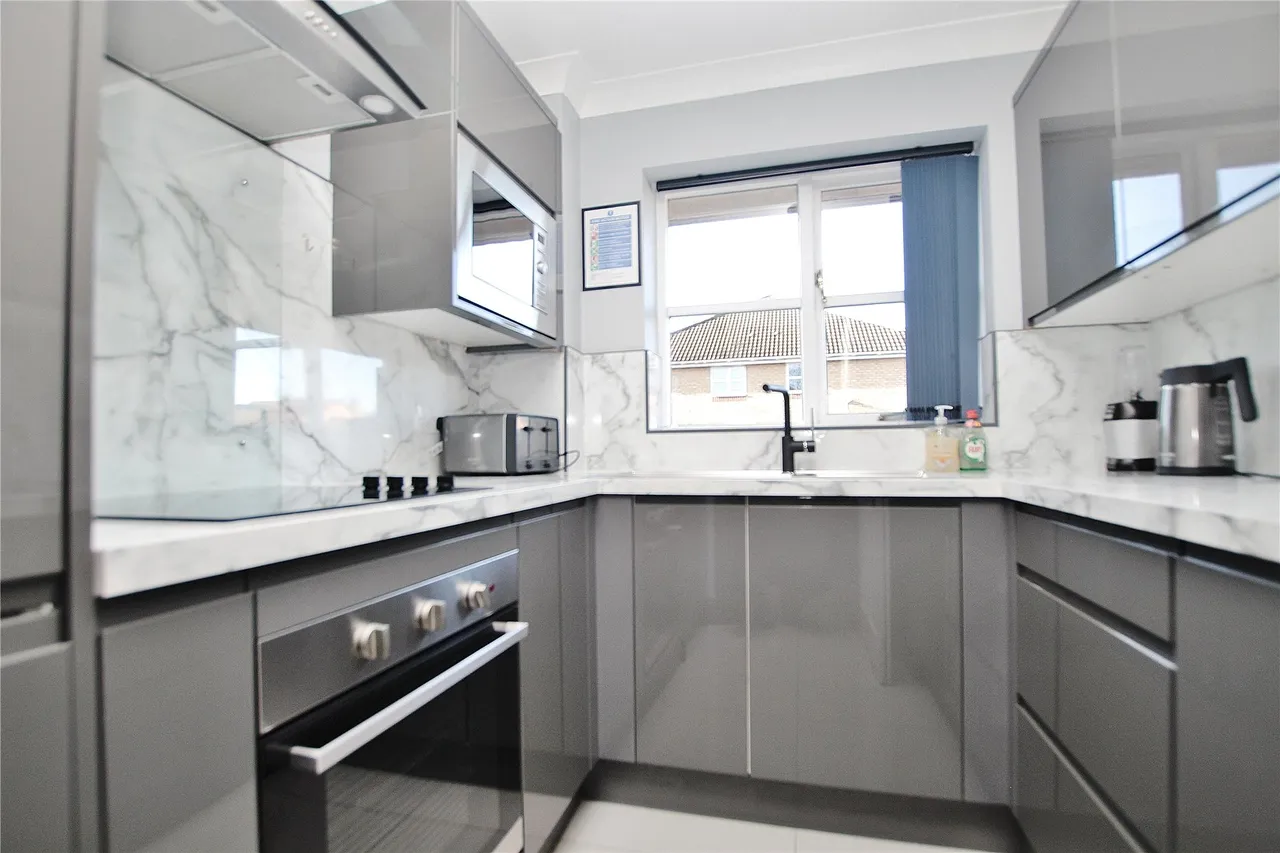 Alexandra Gardens, Knaphill, GU21, photo 2
