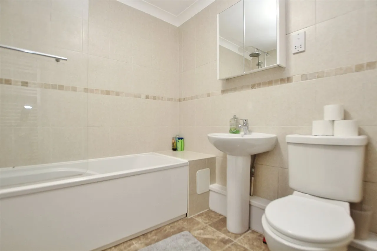 Alexandra Gardens, Knaphill, GU21, photo 7