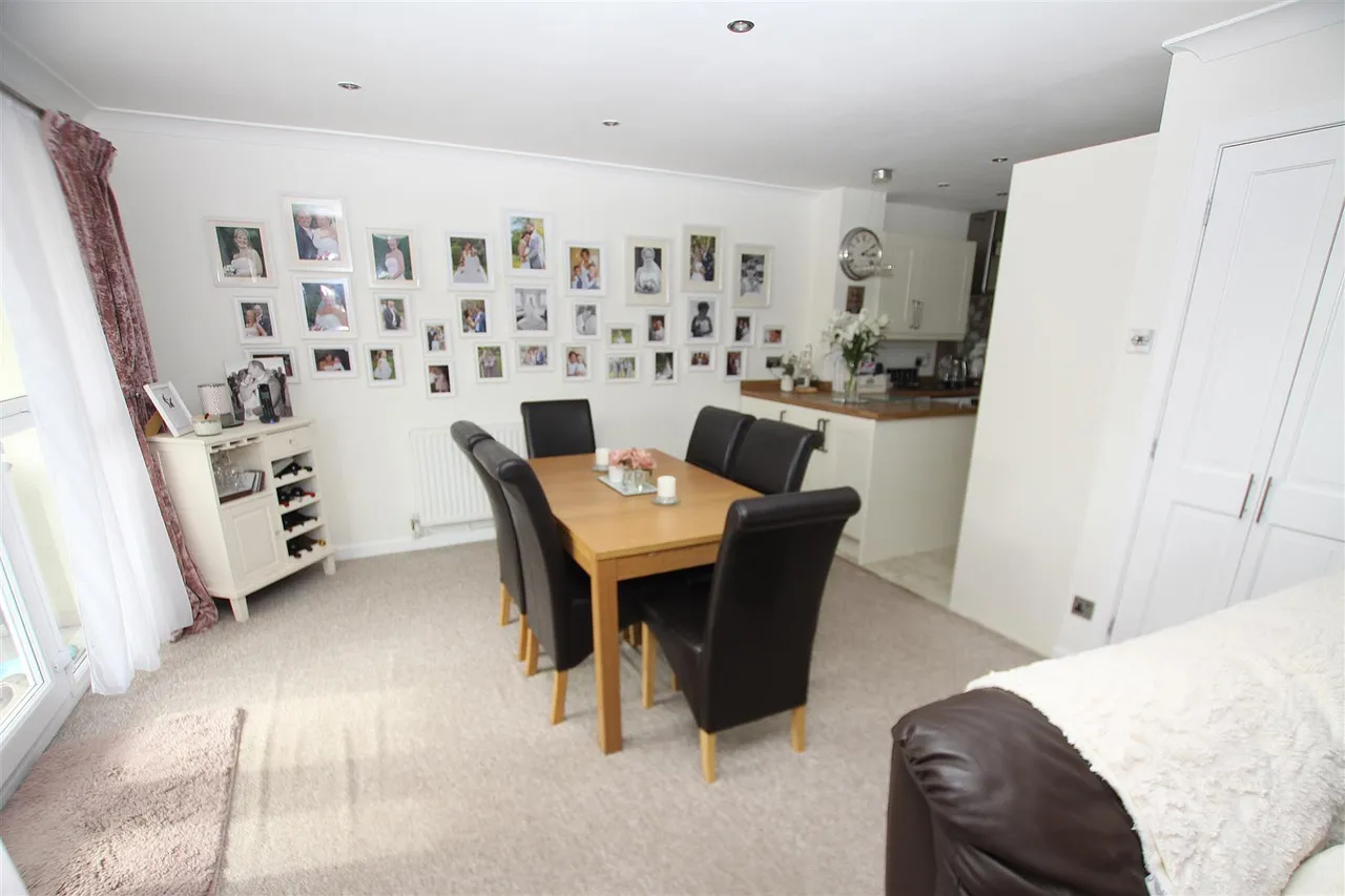 Gunville Crescent, Bournemouth, photo 4