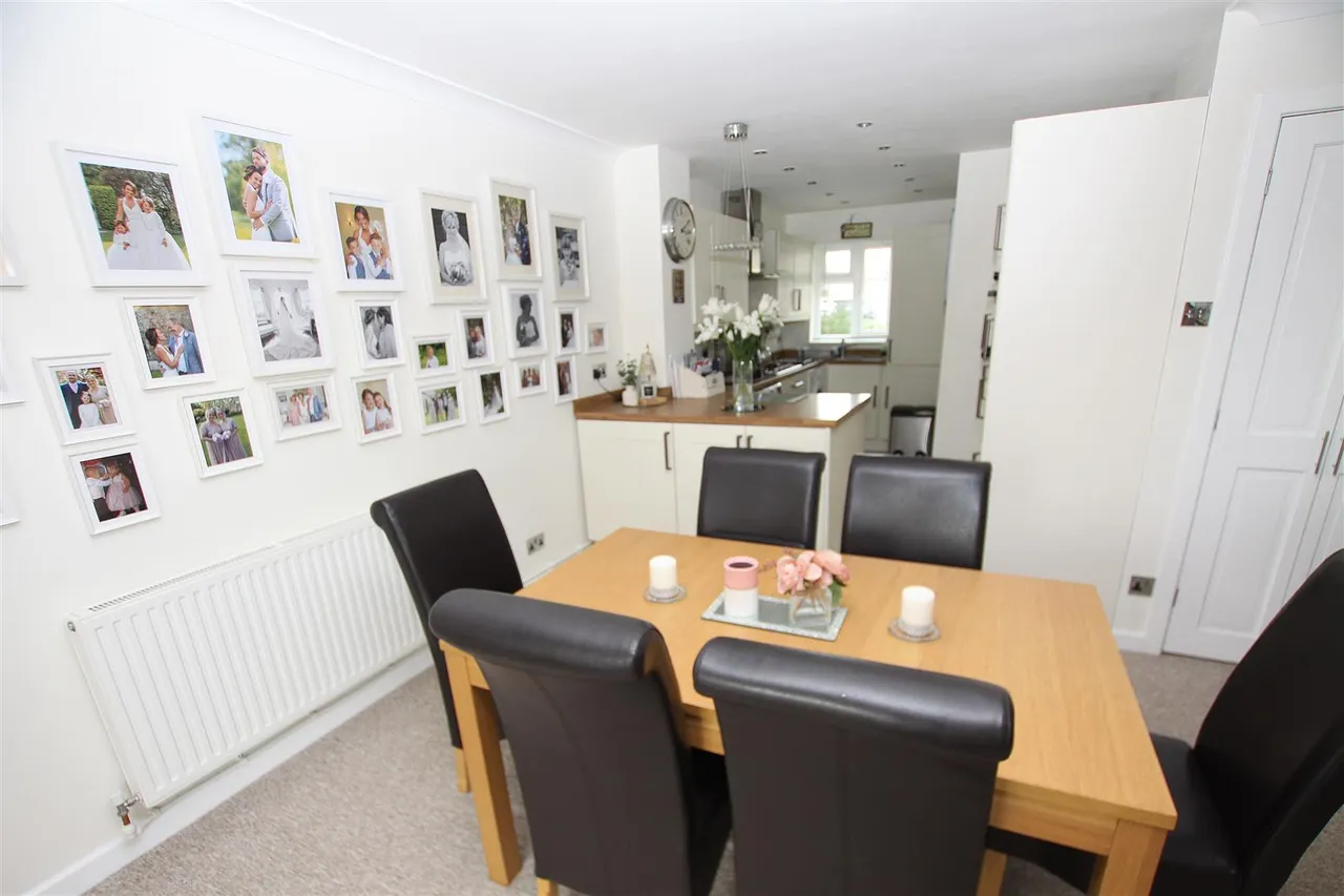 Gunville Crescent, Bournemouth, photo 5