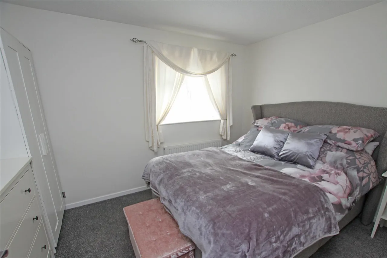 Gunville Crescent, Bournemouth, photo 12