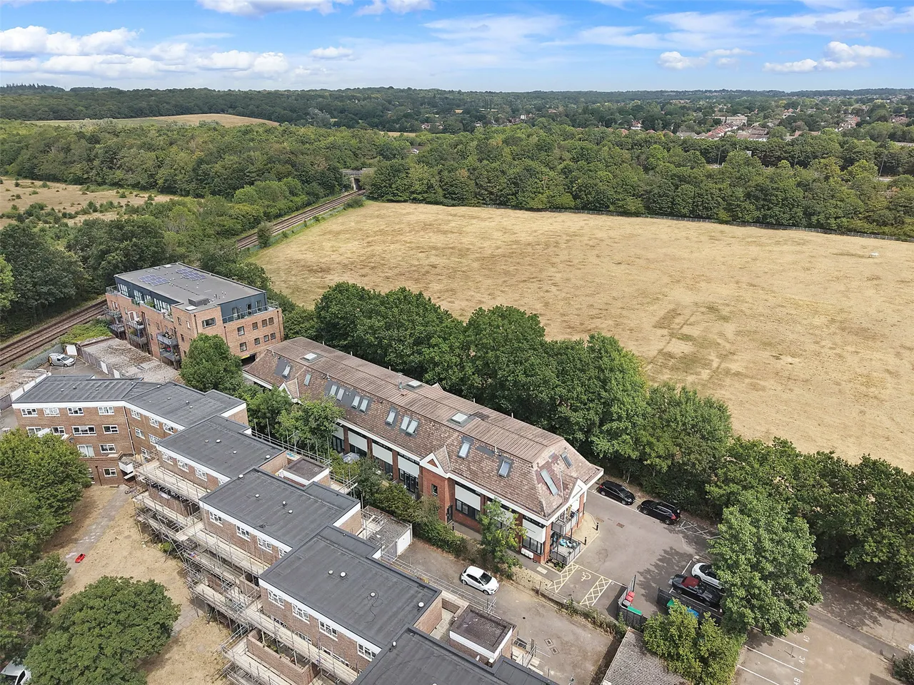 Challenge Court, Leatherhead, KT22, photo 9
