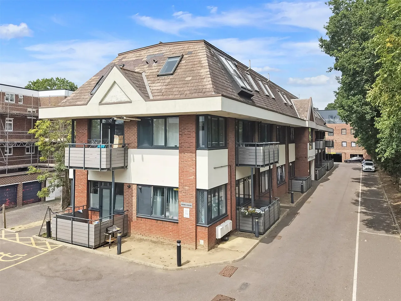 Challenge Court, Leatherhead, KT22, photo 7
