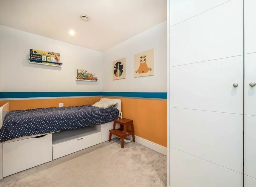 Gaumont Place, Streatham, SW2, photo 8