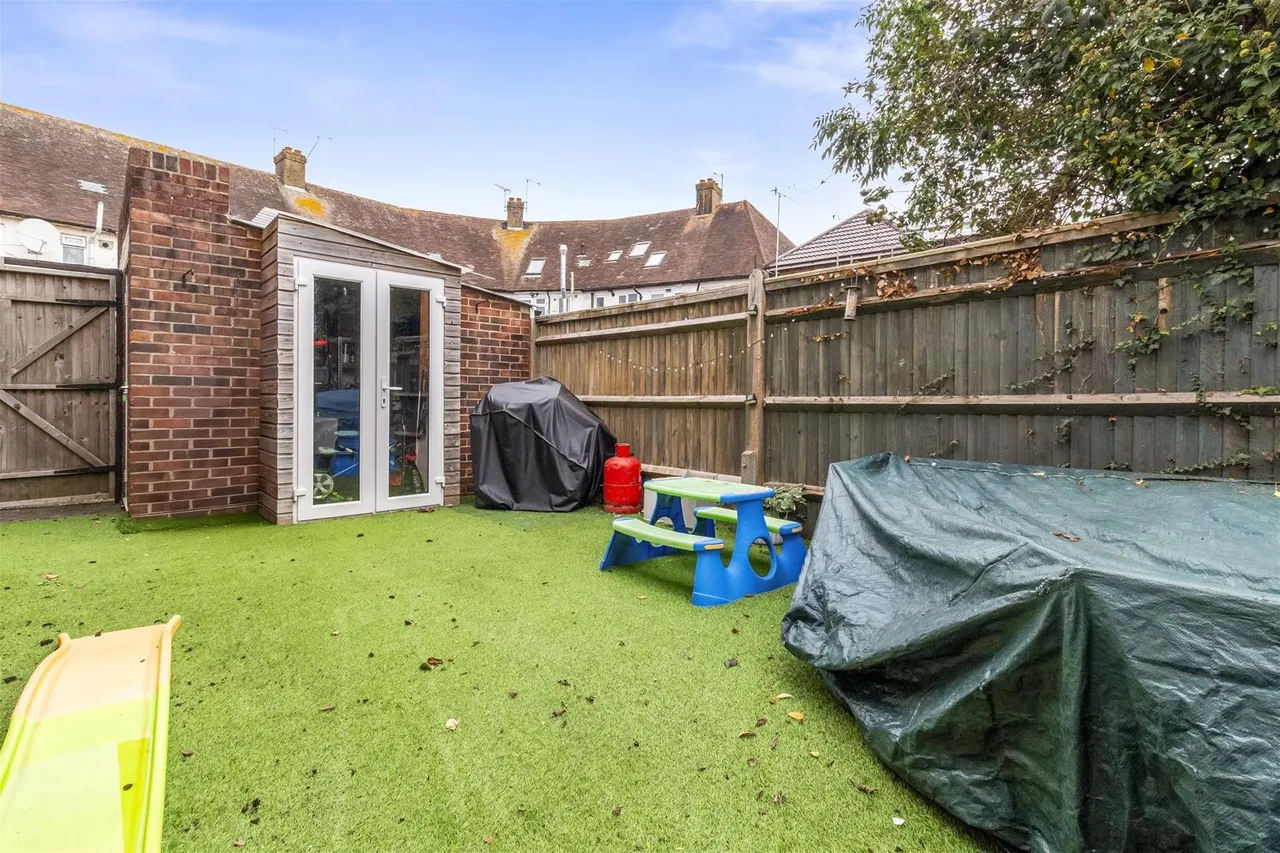Stone Lane, Worthing, photo 12