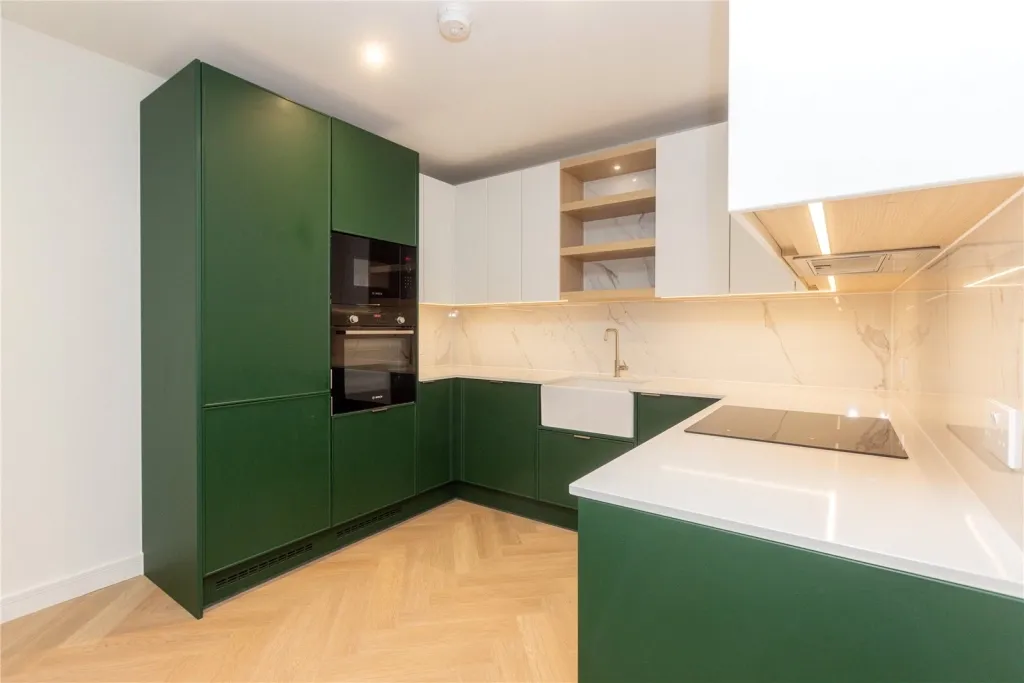Henshaw Parade, Colindale, NW9, photo 2