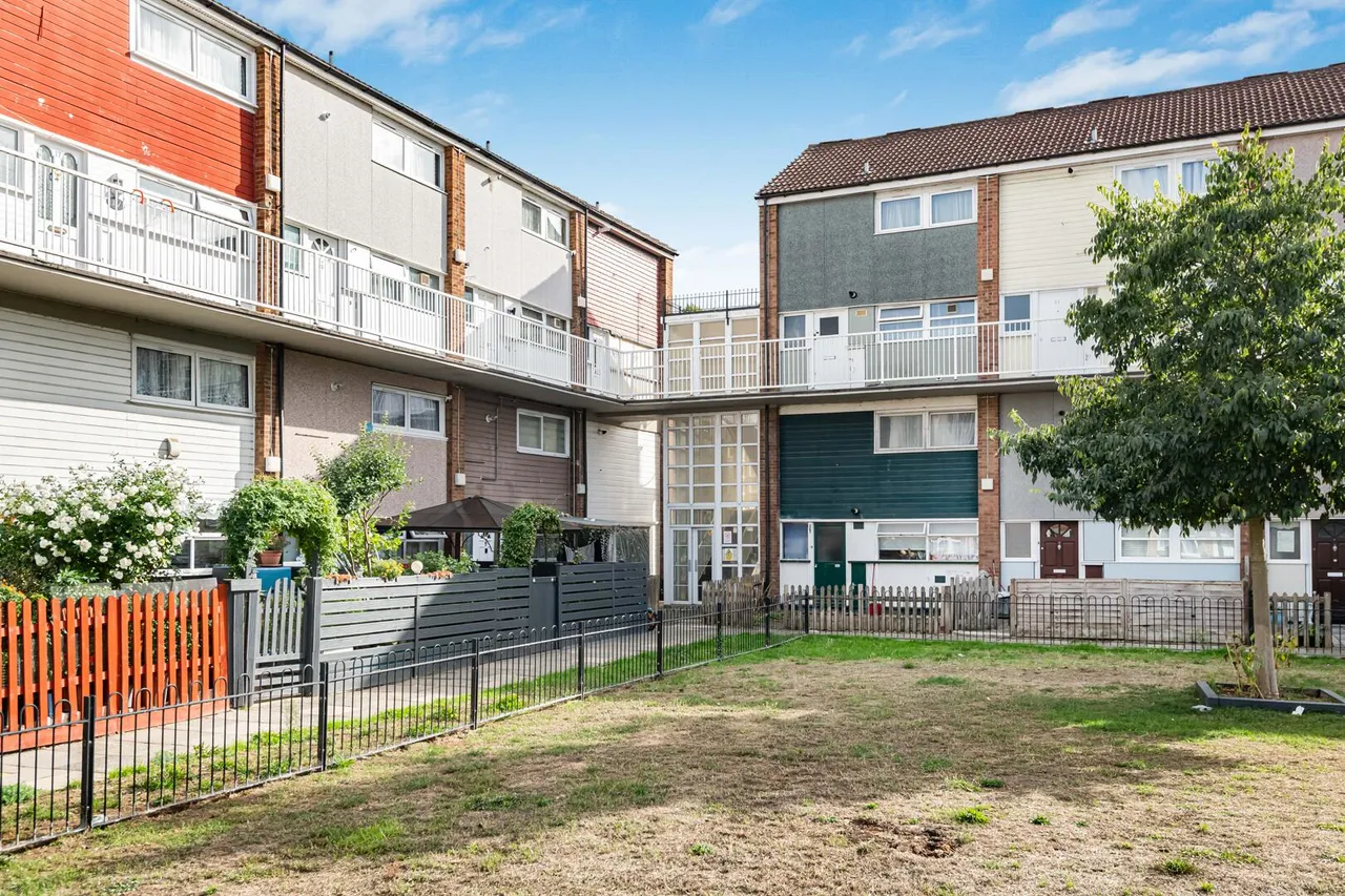 Dendridge Close, Enfield, EN1, photo 17