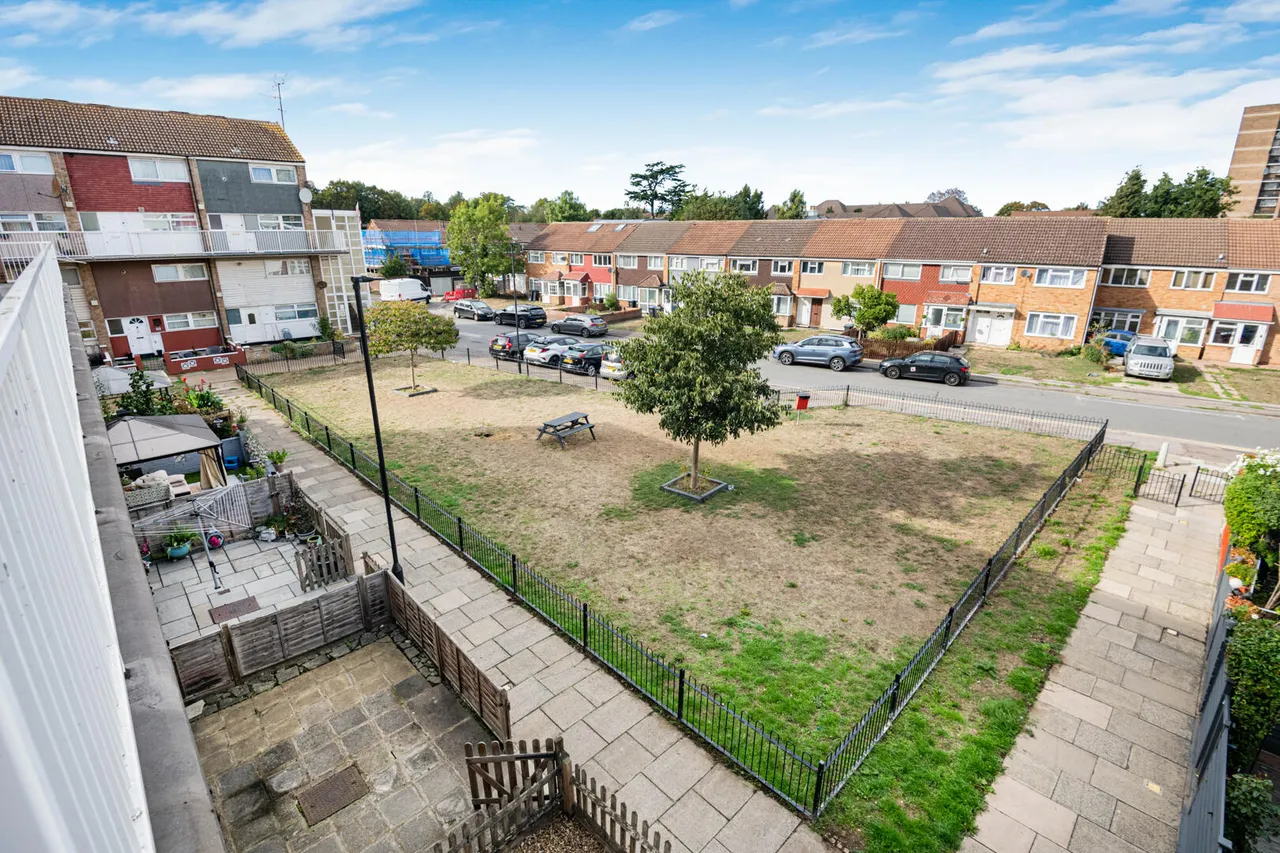 Dendridge Close, Enfield, EN1, photo 25