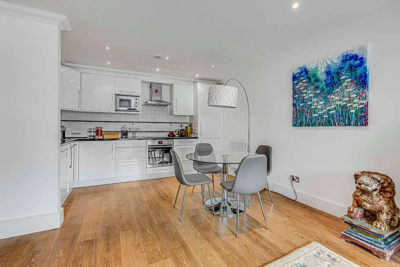 Twickenham Road, Teddington, Middlesex, TW11 8AZ, photo 5