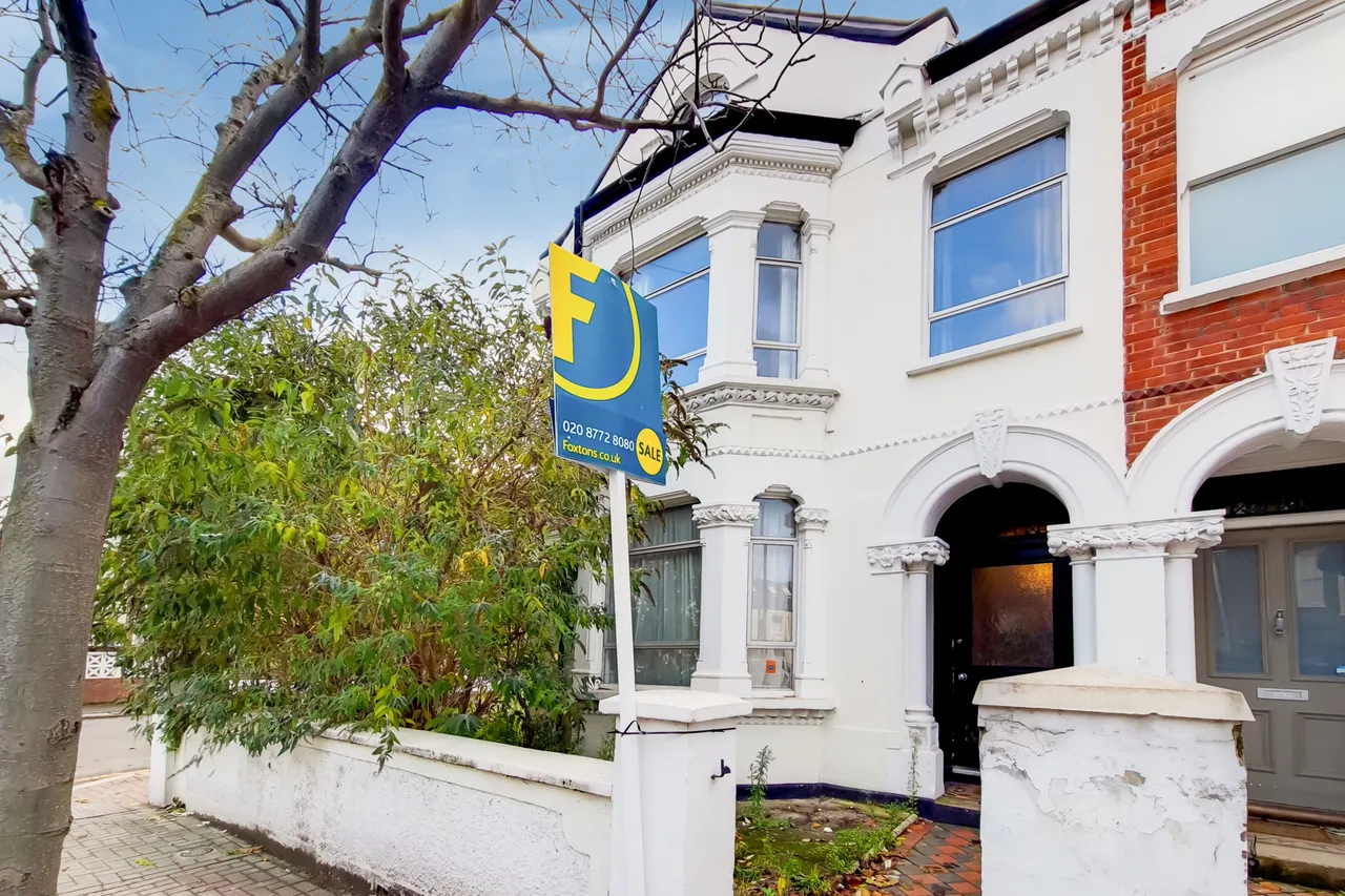 13 Laitwood Road, London, photo 2