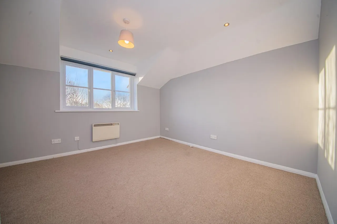 Bampton Court, Hursley Road, Chandlers Ford, Eastleigh, Hampshire, SO53 2TA, photo 4