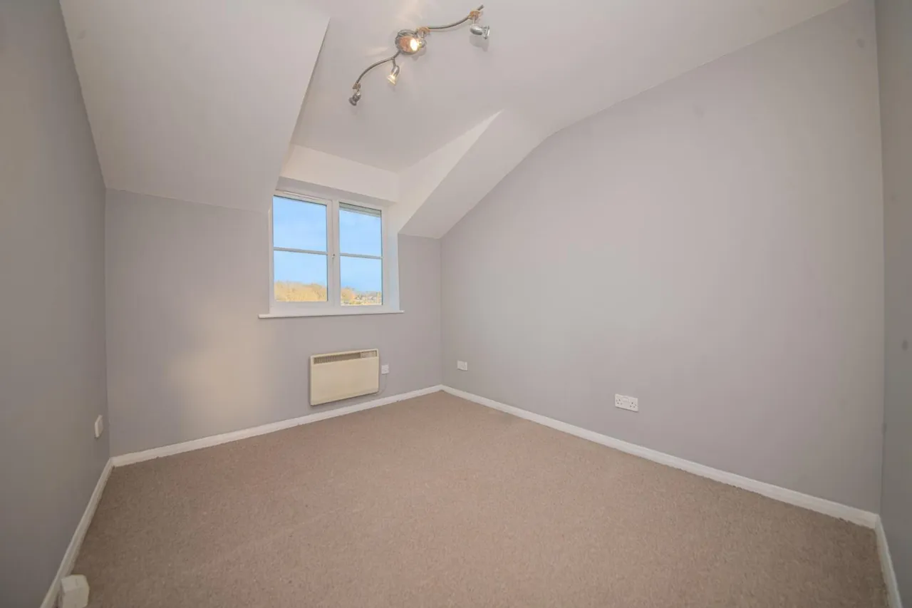 Bampton Court, Hursley Road, Chandlers Ford, Eastleigh, Hampshire, SO53 2TA, photo 5
