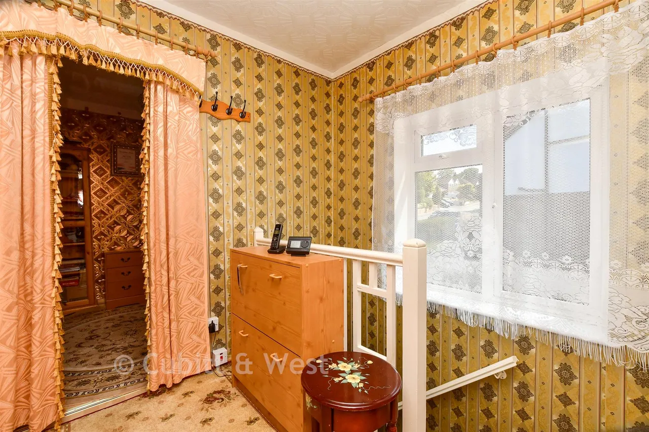 Hillbury Road, Whyteleafe, CR6, photo 8