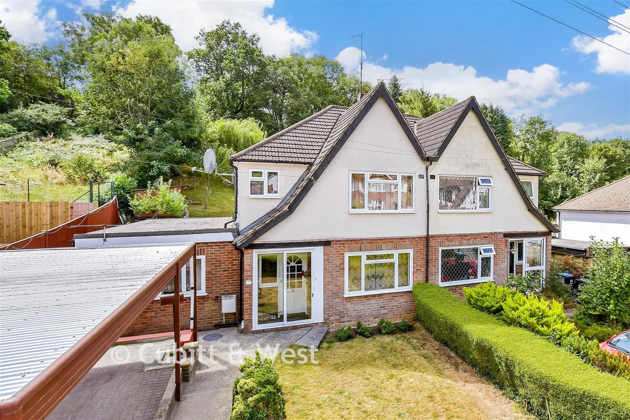 4 bed house for sale, Hillbury Road, Whyteleafe, CR6