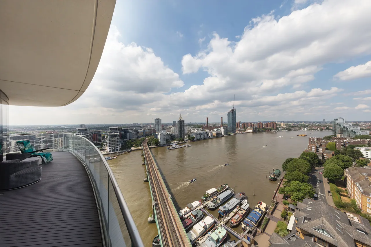 Flat 83, Lombard Wharf, 12 Lombard Road, London, photo 11