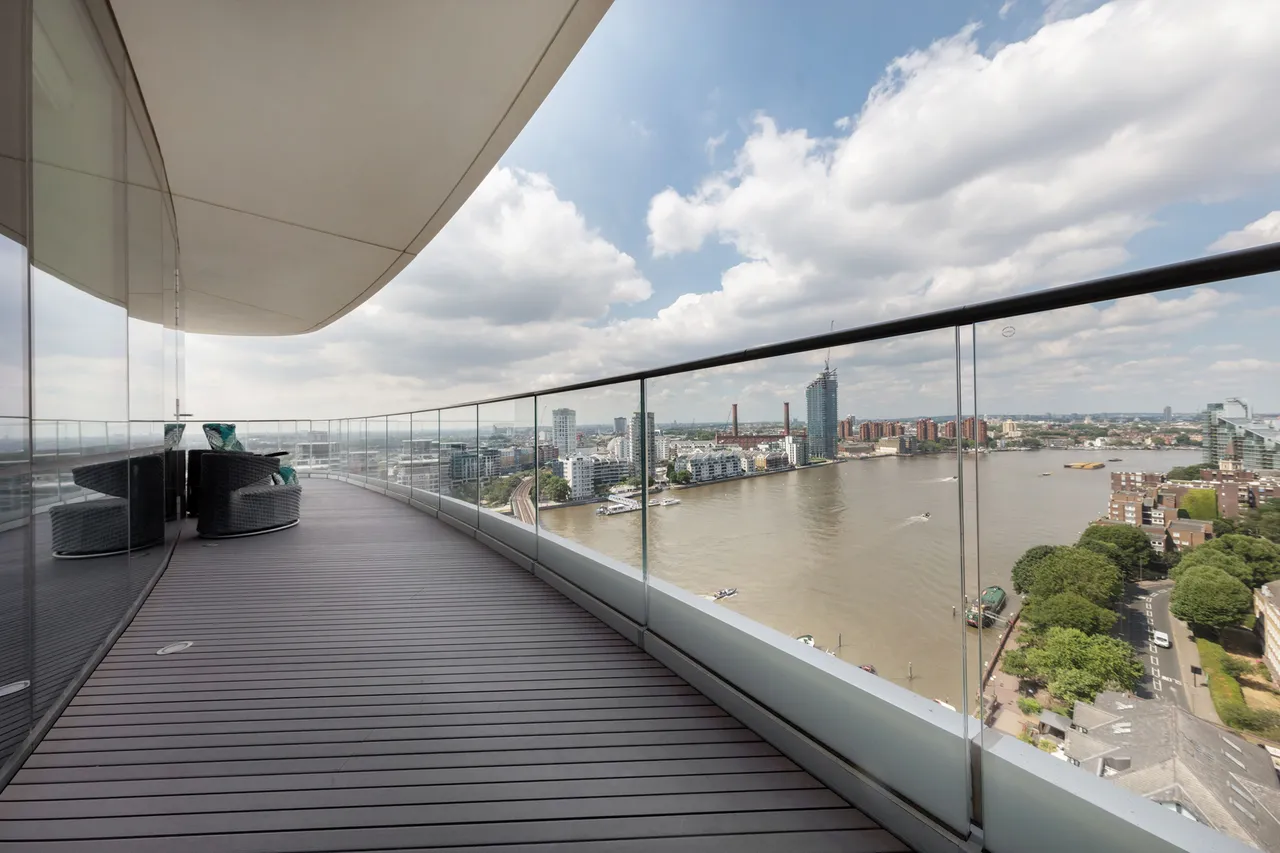 Flat 83, Lombard Wharf, 12 Lombard Road, London, photo 10