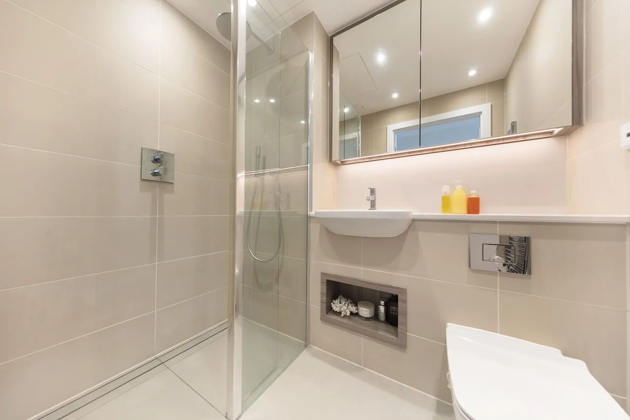 Flat 83, Lombard Wharf, 12 Lombard Road, London, photo 9