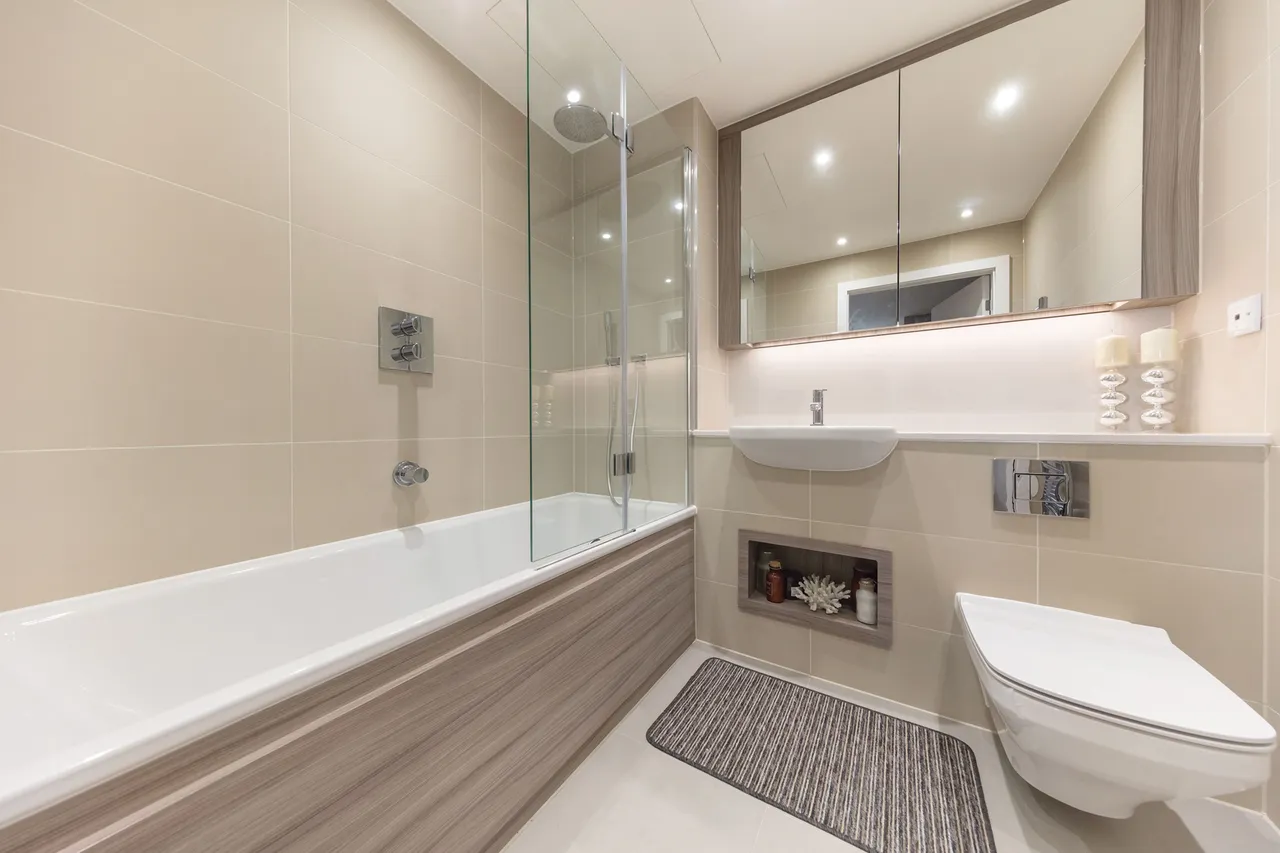 Flat 83, Lombard Wharf, 12 Lombard Road, London, photo 6
