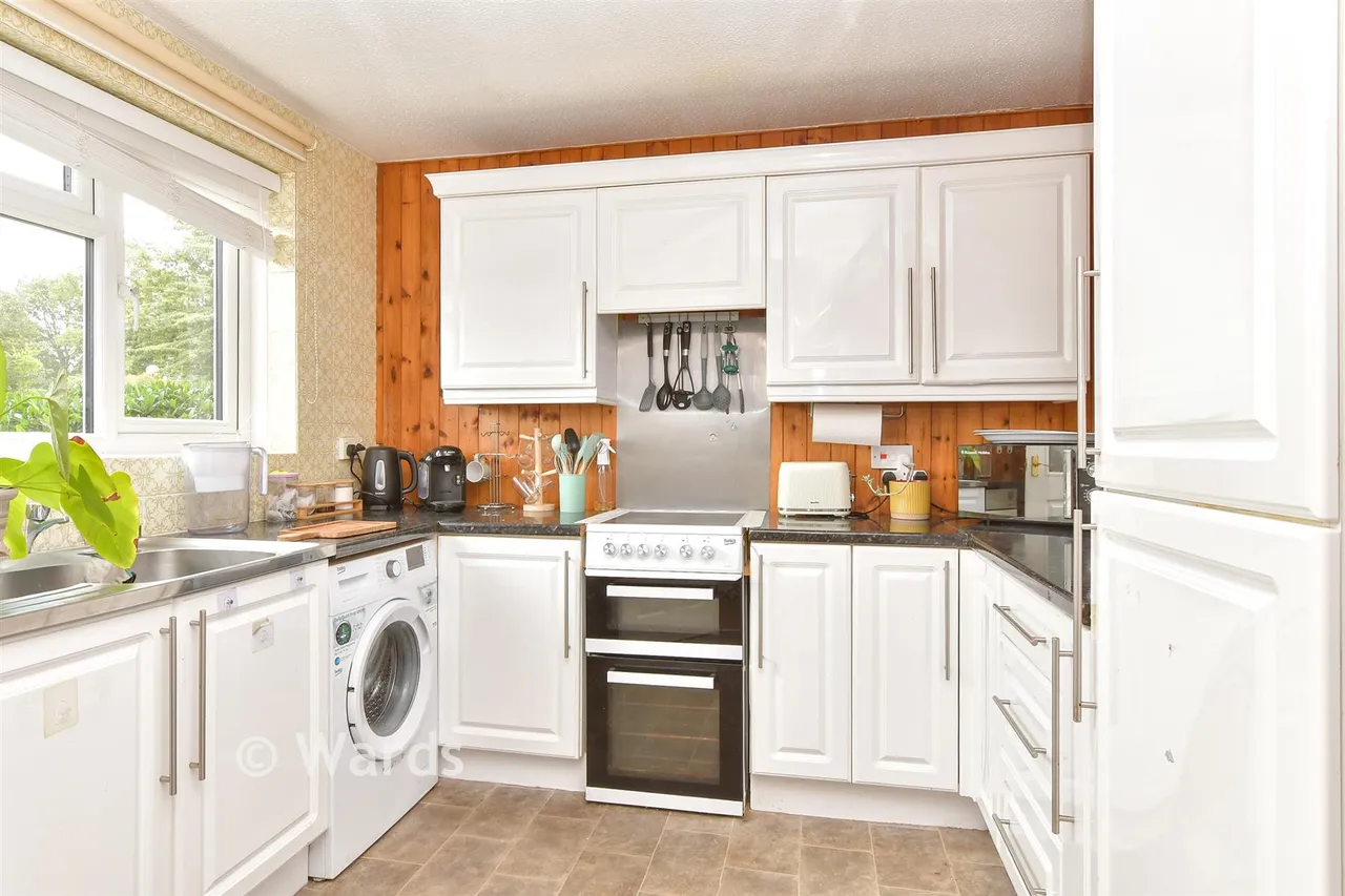 Turnbull Close, Greenhithe, DA9, photo 2