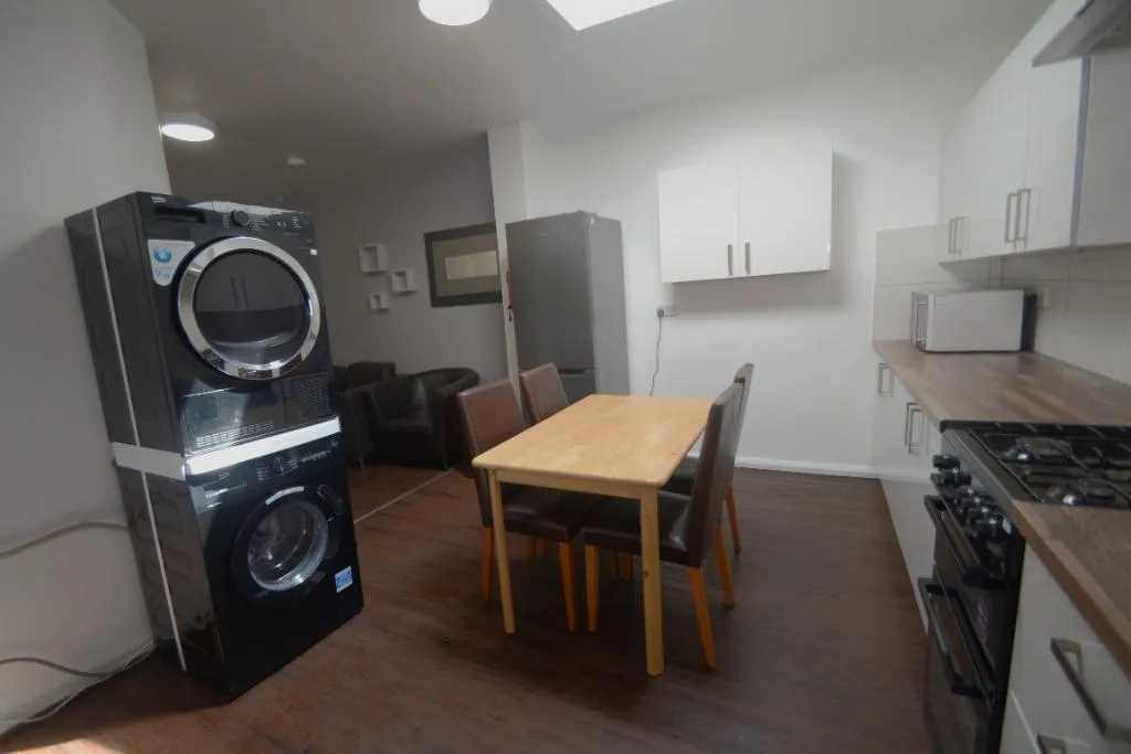 Carill Drive, Fallowfield, M14, photo 4