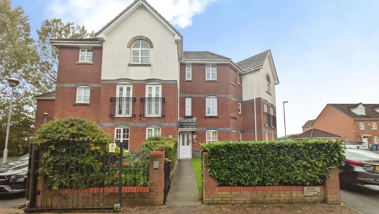 2 bed flat to rent, Cromwell Avenue, Manchester, SK5