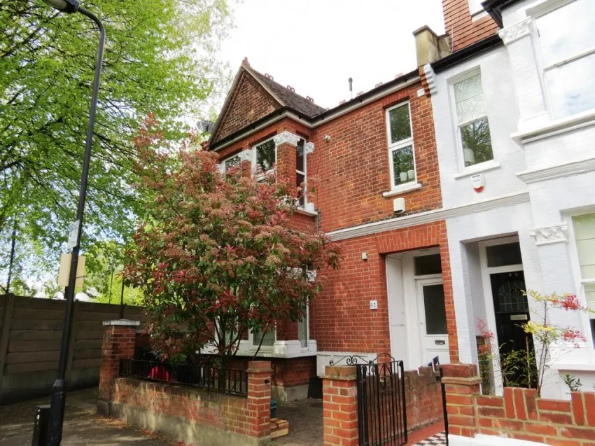 1 bed property to rent — Hatfield Road, Chiswick