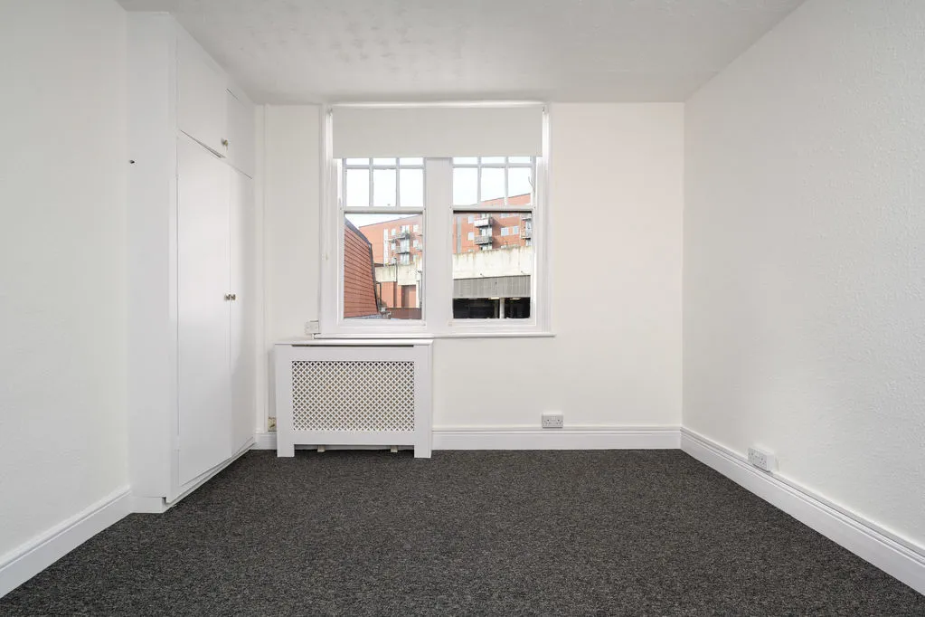 High Street, Walton On Thames, KT12, photo 4