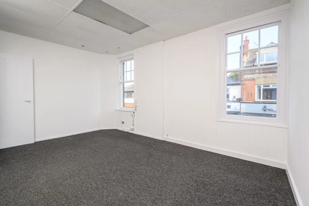 High Street, Walton On Thames, KT12, photo 5