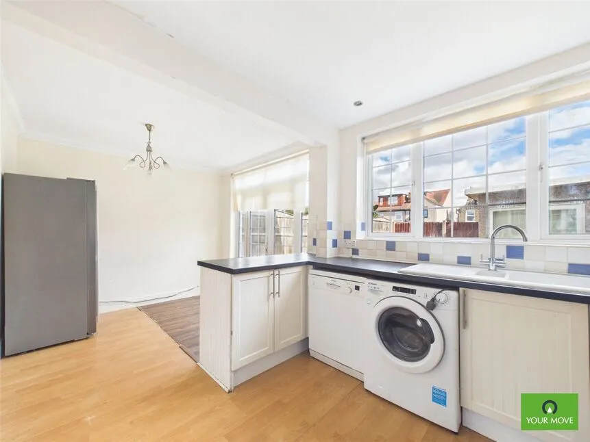 Margaret Close, Romford, RM2, photo 7