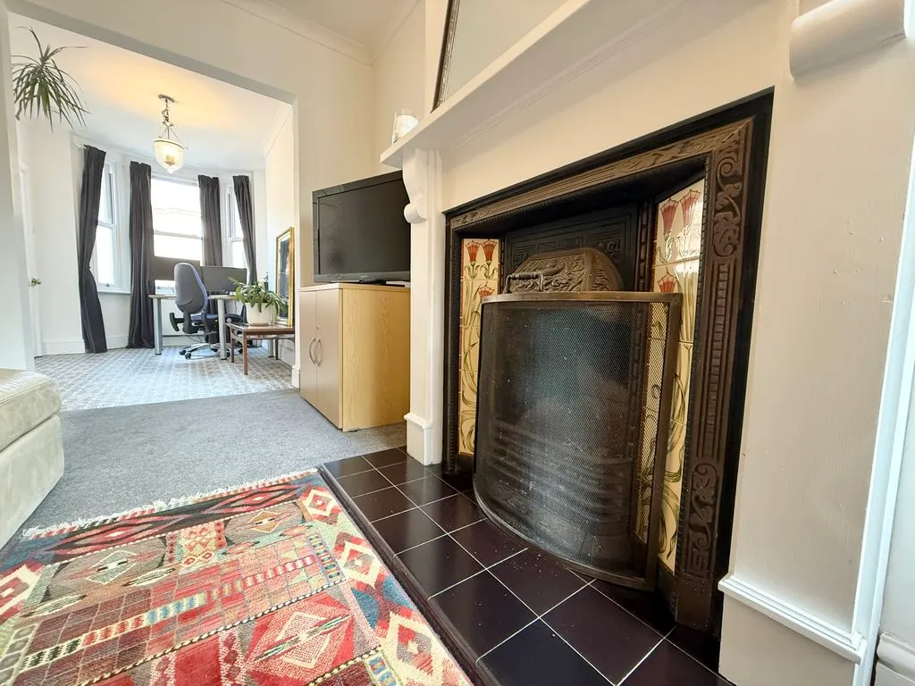 Rothschild Road, Wing LU7 0NL, photo 3