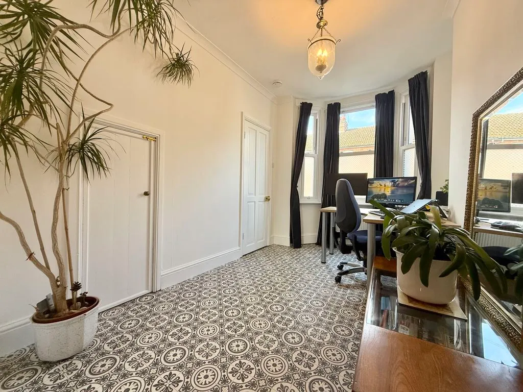Rothschild Road, Wing LU7 0NL, photo 4